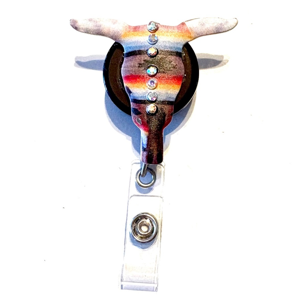Retractable badge holder